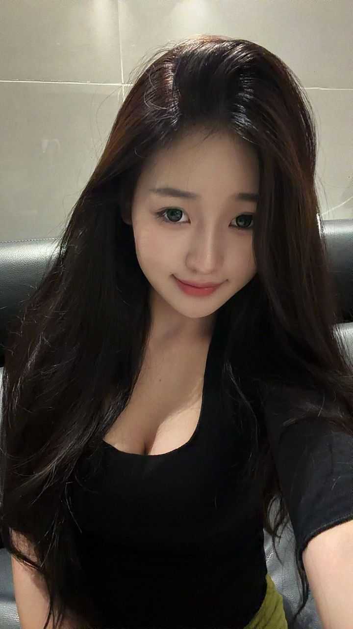 大奶妹摸奶扣穴尽情玩弄