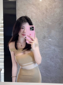 正点甜妹白嫩水灵