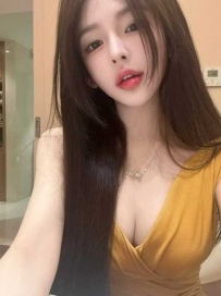 朝阳区挺胸小美女