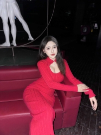 巨乳大屁股美女嗦屌超爽